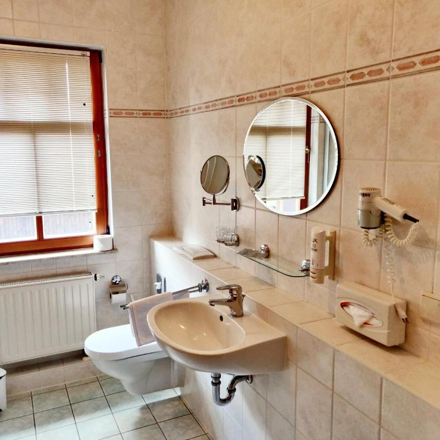 Hotel Neue Hoehe Klingenberg المظهر الخارجي الصورة